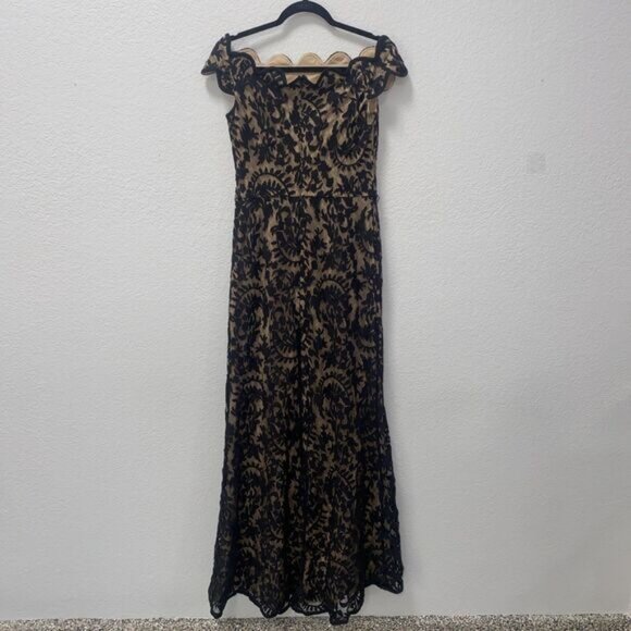 Tadashi shoji black lace gown size 6 - Picture 3 of 9